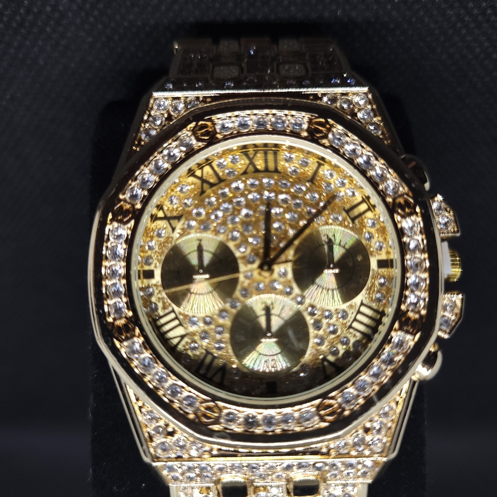 Luxury Gold Watch – Fully Iced Bezel